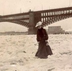 Mississippi River frozen solid, February 1905.jpg